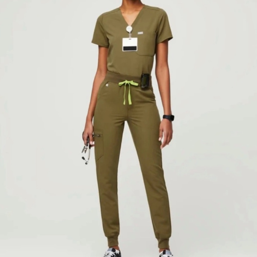 Figs Catarina scrub top
